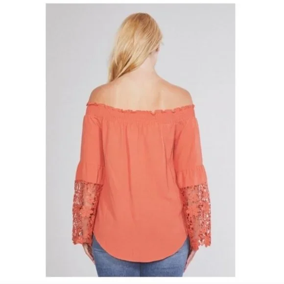 ✨OFF SHOULDER BELL CROCHET SLEEVE TOP. NEW - Picture 3 of 6